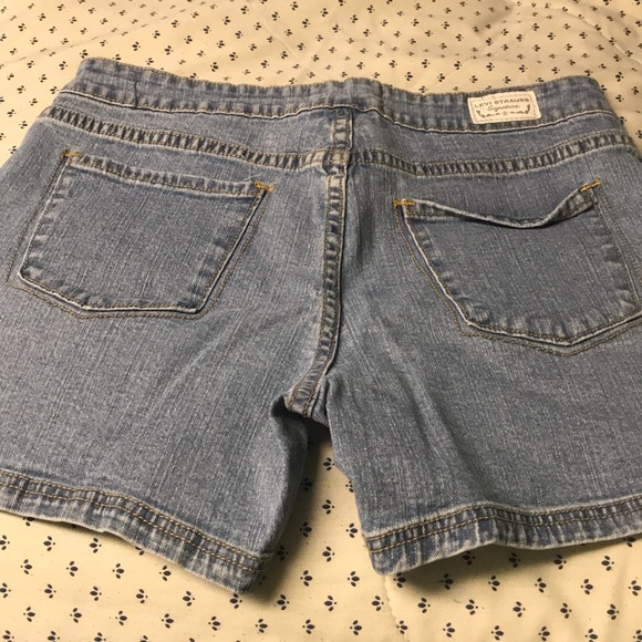 Shorts - Picture 3 of 3